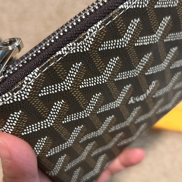 Goyard Brown color little pouch - Picture 2 of 3